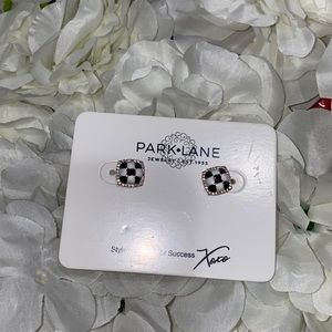 Checkered earrings with crystal border